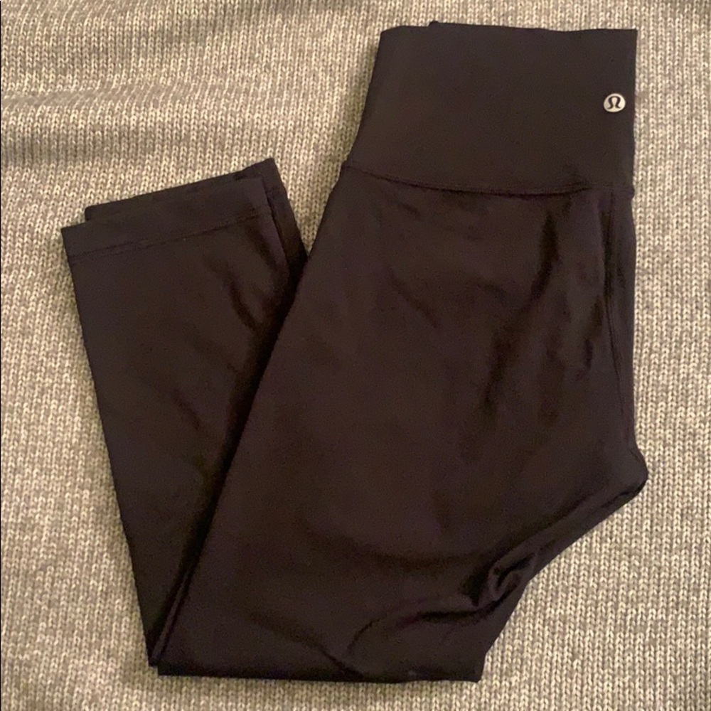 Lululemon Wunder Under cropped leggings